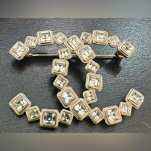 🖤Gorgeous Chanel CC 2020 Crystal and Gold and Crystal Brooch🖤